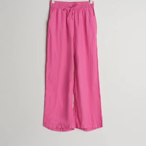 Snygga linnebyxor💞💞💞 - Jättesnygga linnebyxor perfekta nu till sommaren💞 säljer pga för korta (jag är 173)!