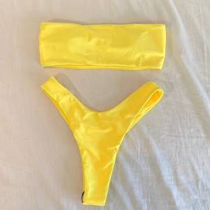 Bikiniset - Fatta hur solbränd man kommer se ut i detta set i sommar😻 säljer tyvärr pga för liten storlek. Endast testat en gång med underkläder och hygienskyddet är på! Budgivning sker om fler är intresserade, startpris: 150 kr💖