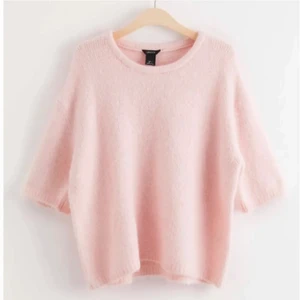 Tröja Lindex  - Stickad tröja från Lindex, storlek S. Använd enstaka gånger och ser helt ny ut. Nypriset var 500kr. Köparen står för frakten💗