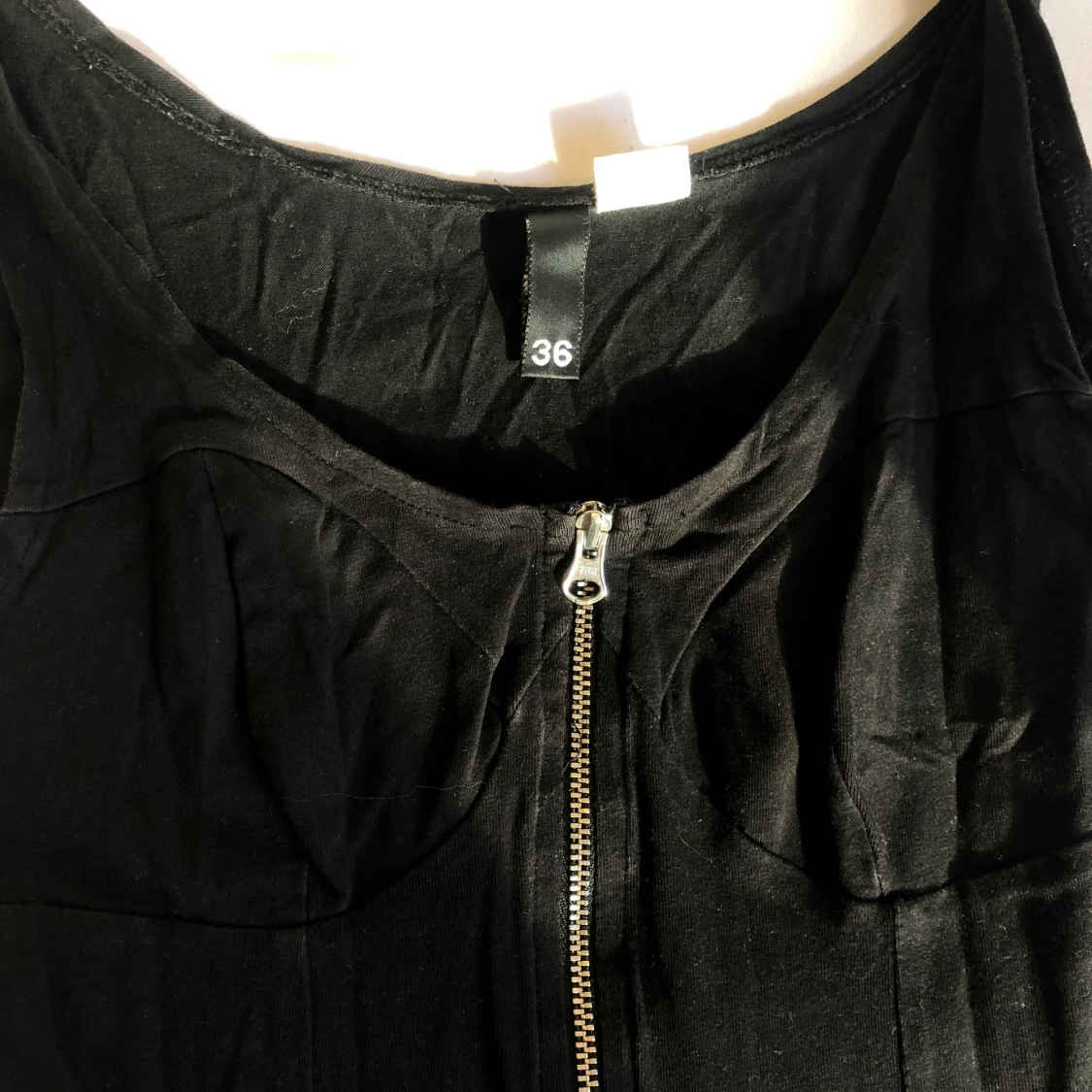 Svart klänning med dragkedja - 90