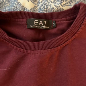 EA7 tröja , storlek S, Dam - Bra skick, använd max 2 gånger