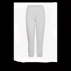Gina Mjukisbyxor - Gina mjukis som jag säljer!💗 Skit snygga och säljer de även för billigare pris🤍😋