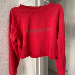 Sweatshirt från aqua limone!  - Röd  sweatshirt, superfint skick! 
