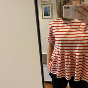 Zara tröja - Jättefin o populär tröja från zara i nyskick. Endast använd enstaka gånger. Jättefin nu till sommaren❤️