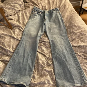 Levis jeans - Säljer dessa levis jeans i storlek 28, säljer för 500 +frakt