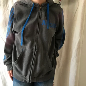 Adidas kofta - Adidas kofta bra skick, storlek L🍷