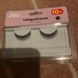 Lösögonfransar  - Säljer dessa ögonfransar från  dollarstore. Aldrig använda och oöppnade. Hör gärna av er! 