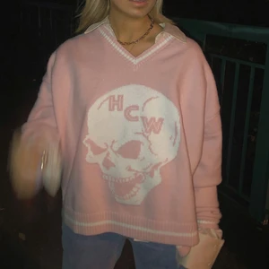 Tröja  - Supernice tröja från Heaven Can Wait! Tjockt material. Hjärtan på armbågarna. Frakt ingår inte💕💕