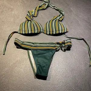 Bikini multi färg 🎨…..storlek small….köpte från Brasilien 🇧🇷 