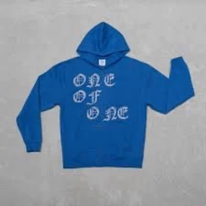 Blå one of one hoodie - Cond 9/10 snörre fattas storlek L