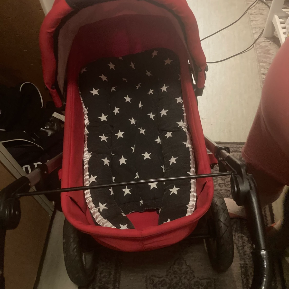 Barnvagn amningskudde och babynest 