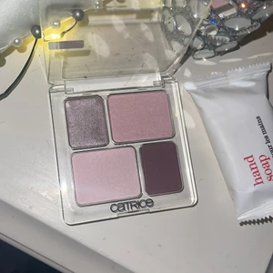 Ögonskugga catrice  - Ögonskugga från catrice i färgen frozen yoghurt 