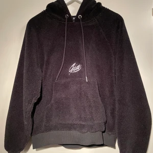 I.AM.GIA hoodie  - Lurvig svart I.AM.GIA hoodie