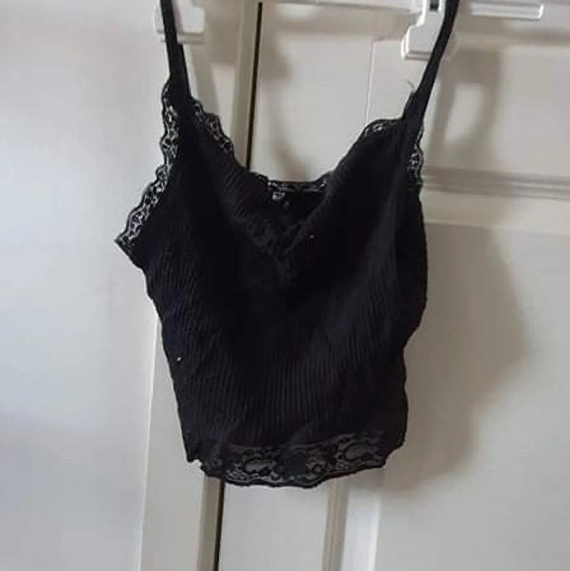 Svart Linne med spets