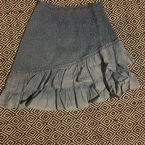 Blå Volangkjol - Jättesöt volangkjol från ZARA, storlek S men eftersom det är resår så passar den de flesta storlekar 😎💖