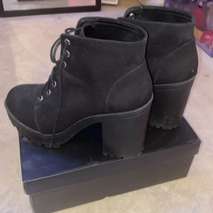 Divided klacksko  - Divided klacksko med 12,5 cm klack