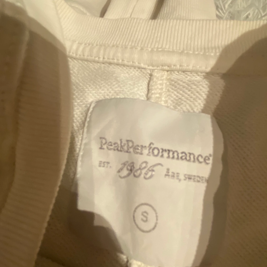 Peak performance tröja strl S - 91