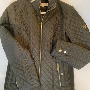 Michel kors jacka  - Säljer Michael kors jacka storlek s (38) 