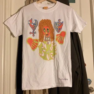 BLADEE - EXETER T-SHIRT  - Bladee Exeter tee, storlek small. Säljer pga för liten. Använd max 5 ggr. Pris kan diskuteras.