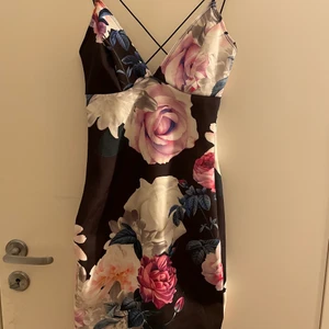 Söt klänning från Nelly  - Helt oanvänd prislapp kvar. Orginal pris 499kr 