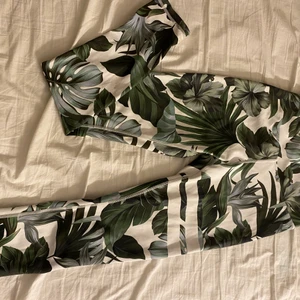 Stronger tights  - Har använt ett fåtal gånger men inte längre, är i bra skick och inga konstigheter.