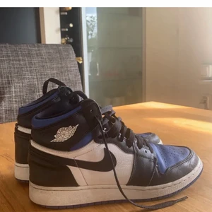 Jordan 1 - Säljer mina äkta jordans nu pga att jag inte har någon användning av de längre!! NYPRIS: 3500kr! de är relativt använda men ändå i bra skick💞 
