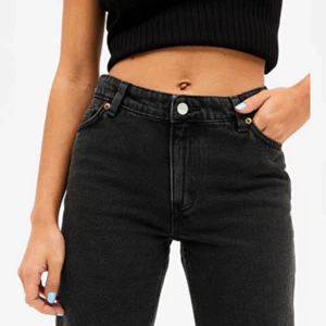 Midrise jeans  - Jättefina midrise jeans i bra skick😊Nypris 400kr. Storlek 26 vilket motsvarar 34 i ”Vanliga storlekar” Pris kan diskuteras💕💕 