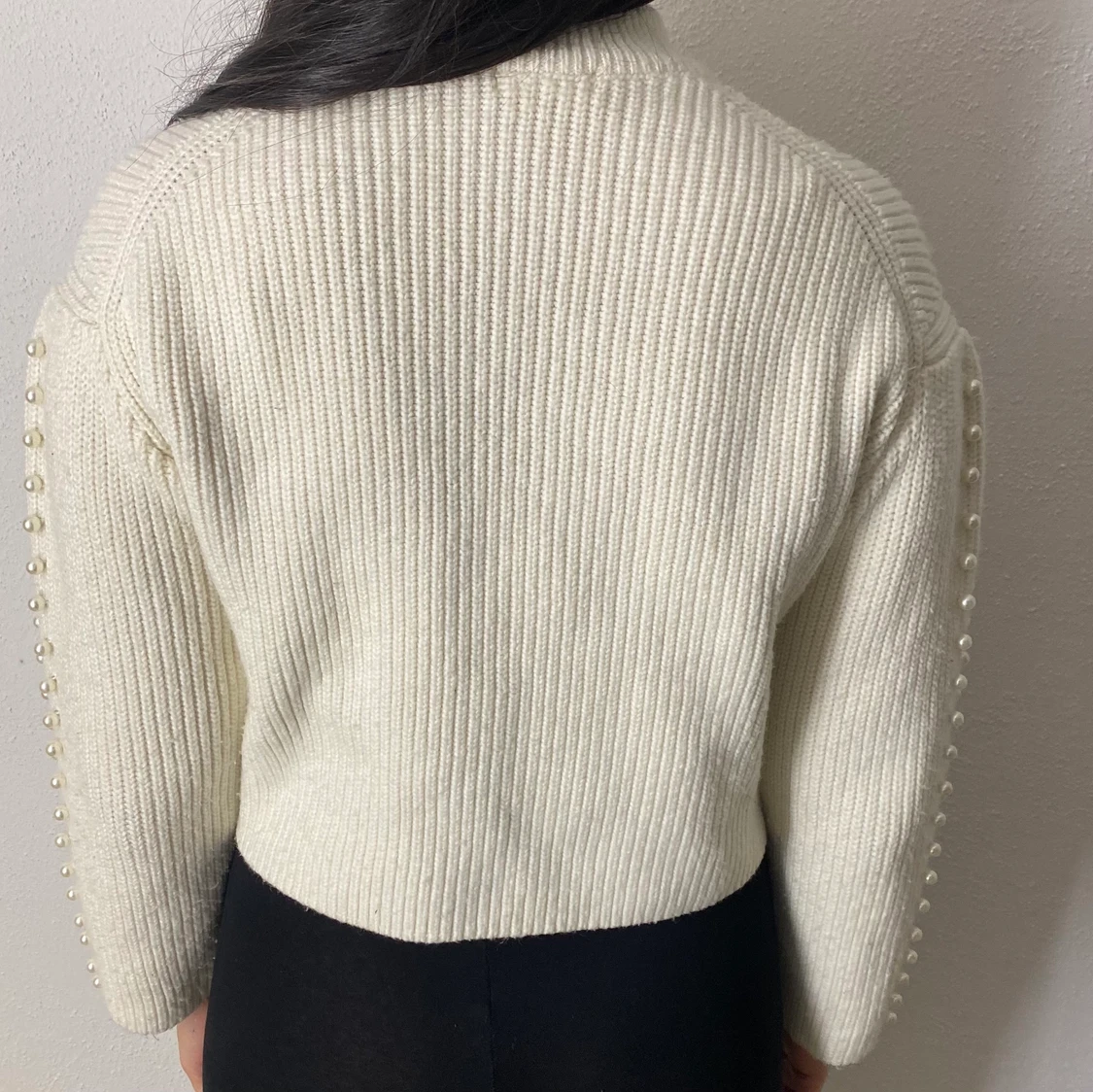 Stickad tröja med pärlor  - 91
