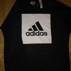 Adidas tröja  - Jätte bra kvalitet på tröjan 