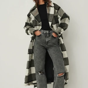 HELT NY Kappa från NAKD - Helt ny vår kappa från NAKD i strl 36, säljer pga jag köpte 2 storlekar. Nypris 1099kr, mitt pris 579kr. Dem som kan mötas upp i Älmhult prioteras, annars först till kvarn. Kolla min profil för fler nya kläder ☀️🤗