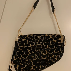 Väska från Ginatricot - Aldrig använd!!!!