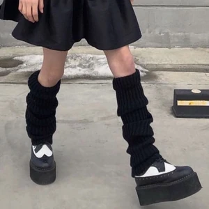 Svarta benvärmare - Säljer ett par svarta benvärmare, aldrig använda❤️