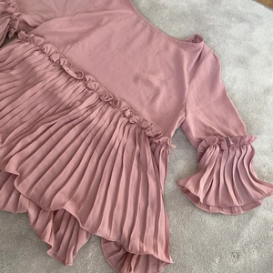 Blus - Super fin blus som tyvärr blivit för liten. 