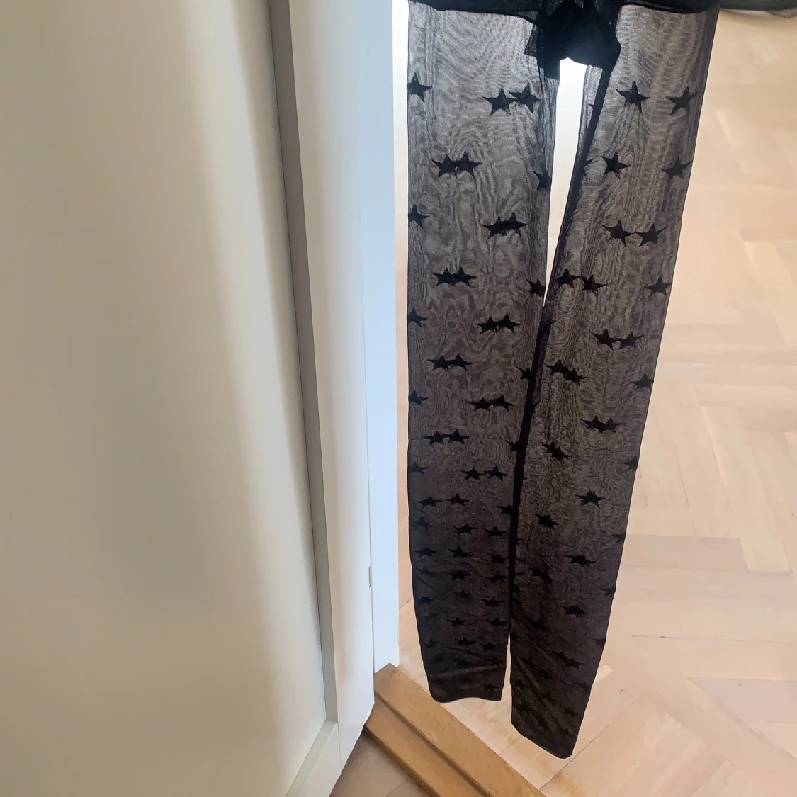 Svarta/stjärnade strumpbyxor⭐️ - 90