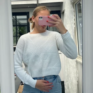 Stickad tröja - Jätte fin tröja i bra skick, använd väldigt lite