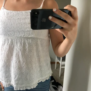 Supersött linne - Jättefint linne ifrån lager 157. Passar mig som är stl s men d är i stl xs💕