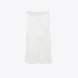 Vit kjol - Vit kjol köpt på zara. Storlek XS-S, relativt nyinköpt.