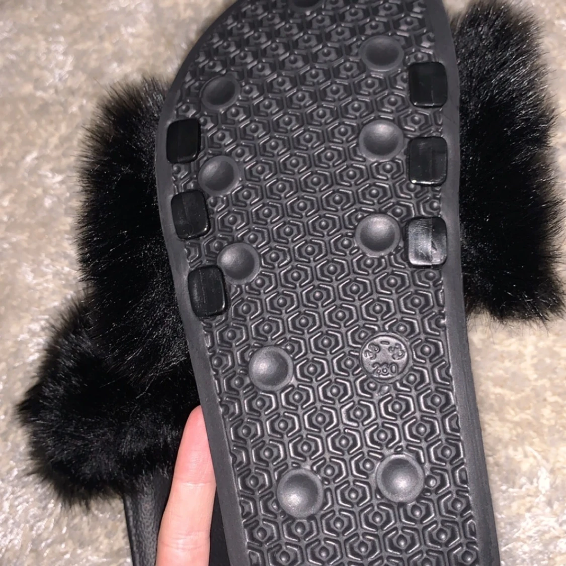 Populära pälstofflor - 91