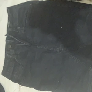 Kjol - Älskar men för liten 