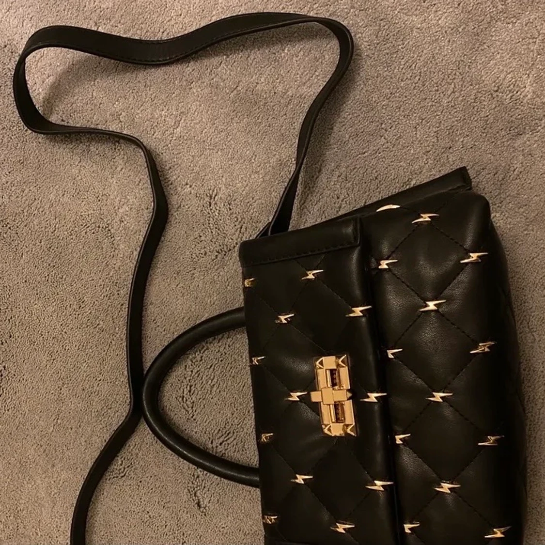 Väska med blixtrar - 90