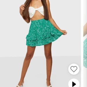 Kjol! - Oanvänd kjol från nelly! Så fin och användbar, prislappen kvar💞❤️💓