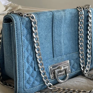 Väska - 💙 Unik och snygg väska från Gina Tricot, aldrig använt! 💙