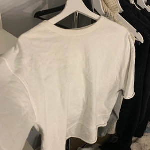 Zara tshirt  - sparsamt använd, köpare står för frakt💕