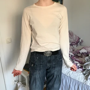 Tröja weekday  - Fint skick fin tröja 