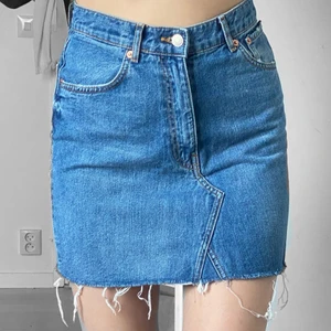 Jeanskjol  - Jeanskjol från Zara, knappt använd. Felfri 💙