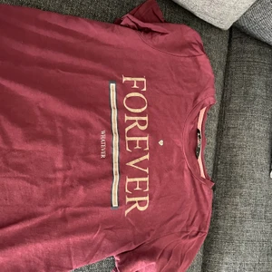 Only  - Fin T-shirt i bra skick. Storlek:S