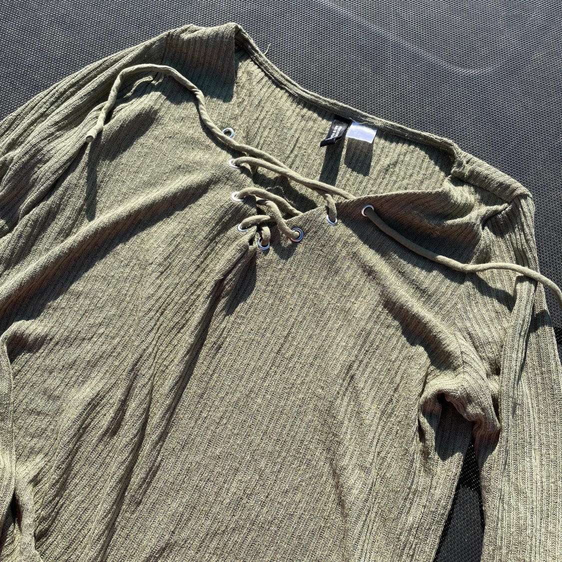 militär grön tröja