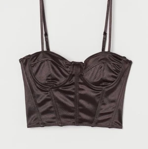 Brun corset top - Säljer nu min mörkbruna corsettop från hm då den är för liten. Testad men aldrig använd! Köp direkt för 119 