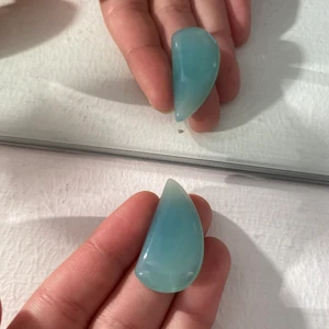 Sten - Snygg sten direkt från Desert Design och är aldrig använd! Har en massa  andra annonser där jag säljer ännu mer stenar så om ni är intresserade kan ni gärna gå in och kolla! Kan fixa så att det finns borrade hål om man hellre vill ha den som en pärla till ett smycke, men säg bara till isåfall var ni vill ha hålet;) köparen står för frakt 