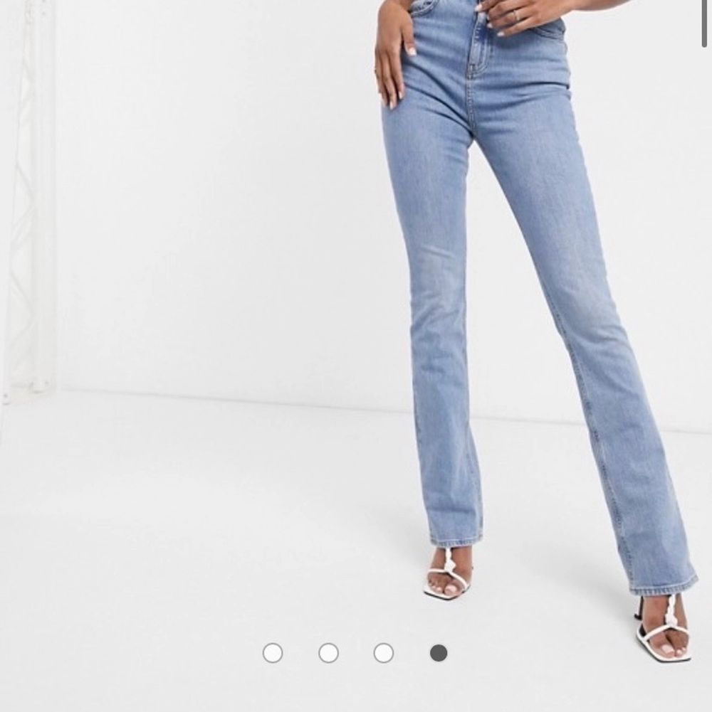Endast prövade jeans från Asos Tall! Nypris är 439kr, Stl 28/36, jag skulle säga att det motsvarar 36 möjligtvis liten 38😃 Säljes eftersom dem tyvärr är för små. Kan skickas, är dock för tillfället osäker på vad frakten blir, eller möjligtvis mötas upp i Stockholm☺️. Jeans & Byxor.